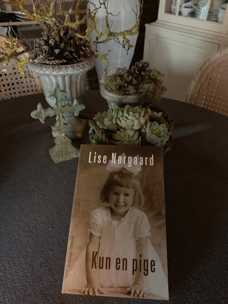 Kun en pige af Lise Nørgaard (not in stock - will take up to two weeks, before shipping your order)
